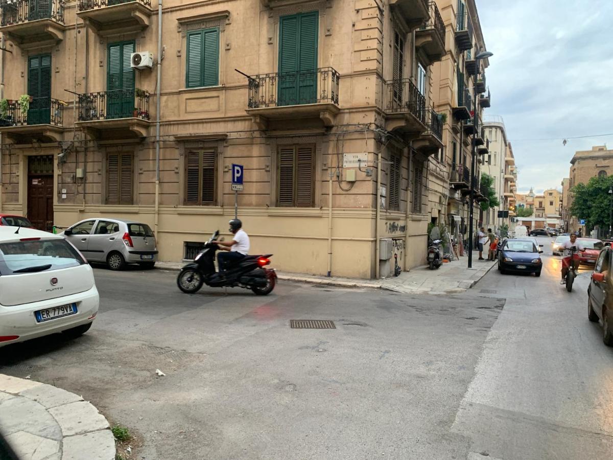 Al Centro Di Tutto Lägenhet Palermo Exteriör bild